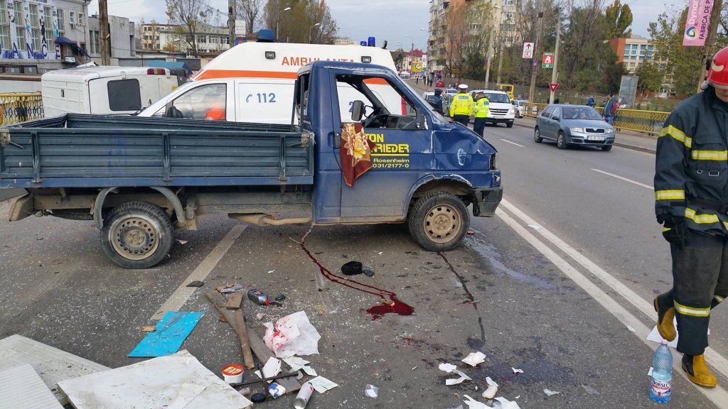  221643_143045_stiri_accident-in-bucium-2