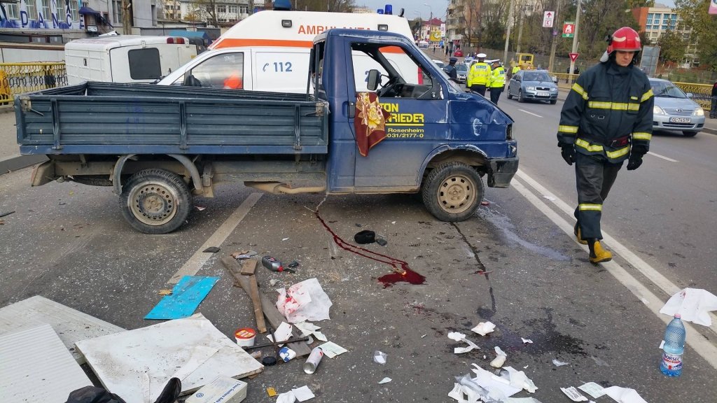 221647_143045_stiri_accident-in-bucium-7