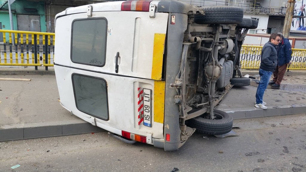  221648_143045_stiri_accident-in-bucium-8