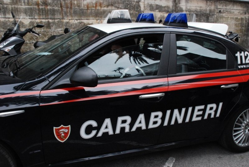 Româncă de 39 de ani, înjunghiată de soţ în parcarea unui supermarket din provincia italiană Bergamo