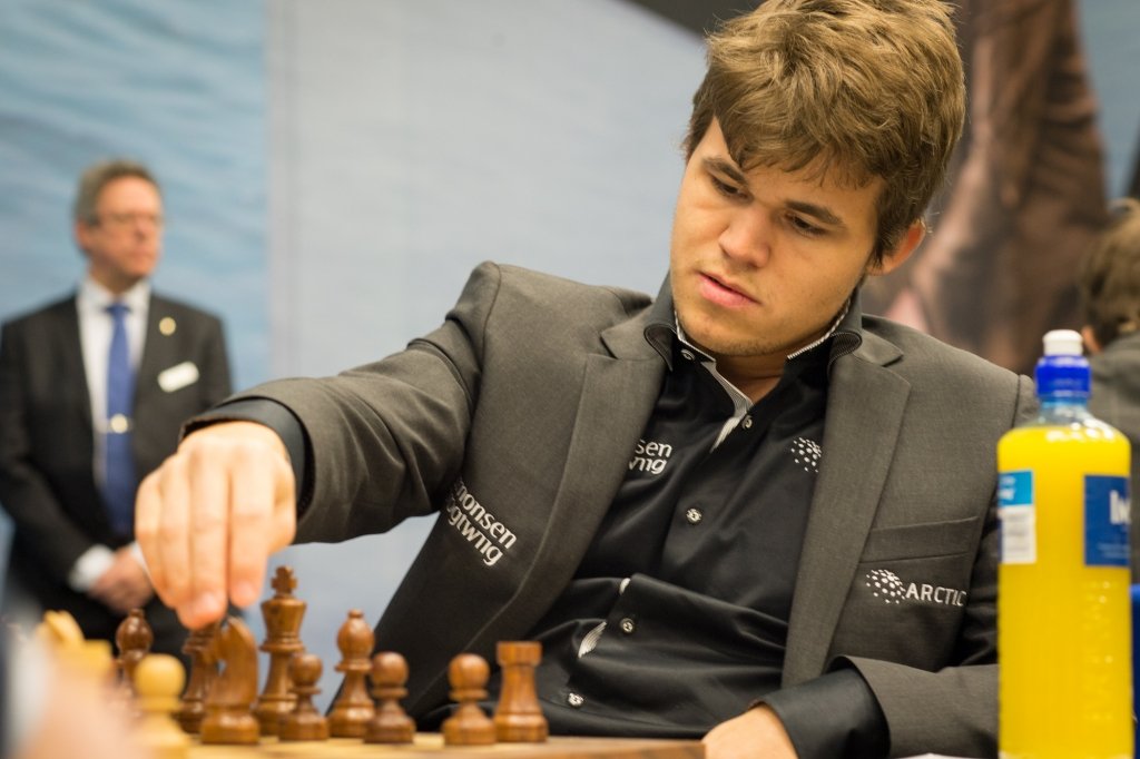 Şah: Norvegianul Magnus Carlsen a câştigat al 20-lea titlu de campion mondial
