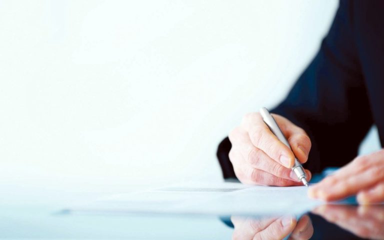 ACHIZIŢIILE PUBLICE: legislaţie nouă, cu bile albe şi negre
