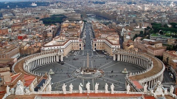 Momente istorice: Cardinalii se pregătesc să aleagă un nou papă