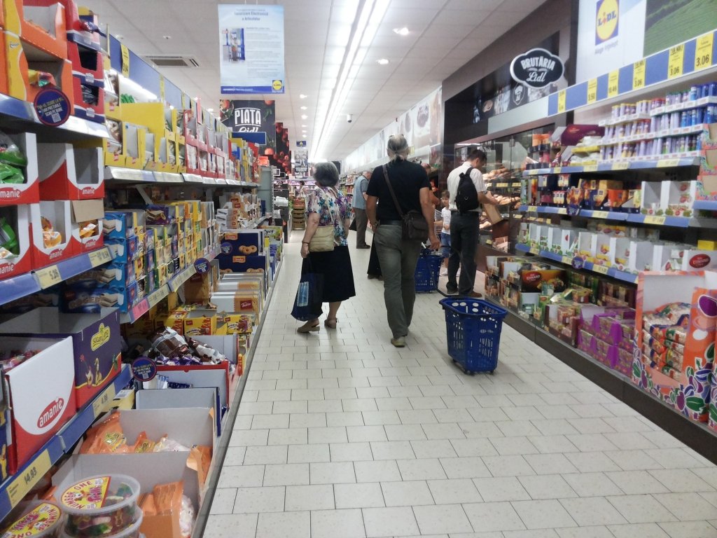  Un mare magazin din Iaşi, amendat din cauza cleştilor pentru patiserie