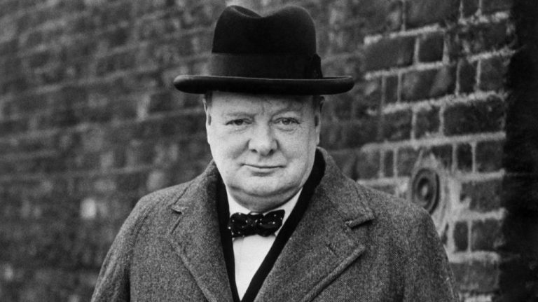 Portret al lui Winston Churchill furat dintr-un hotel din Canada, descoperit în Italia