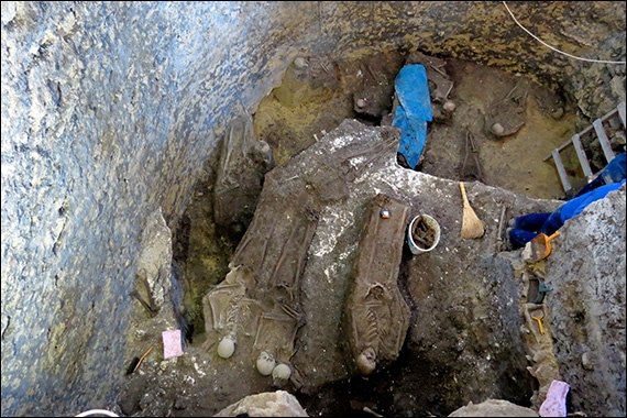  236850_153251_stiri_cripta4