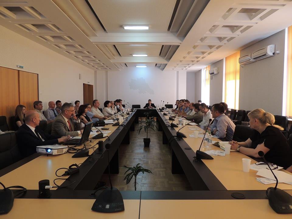  254286_165438_stiri_2