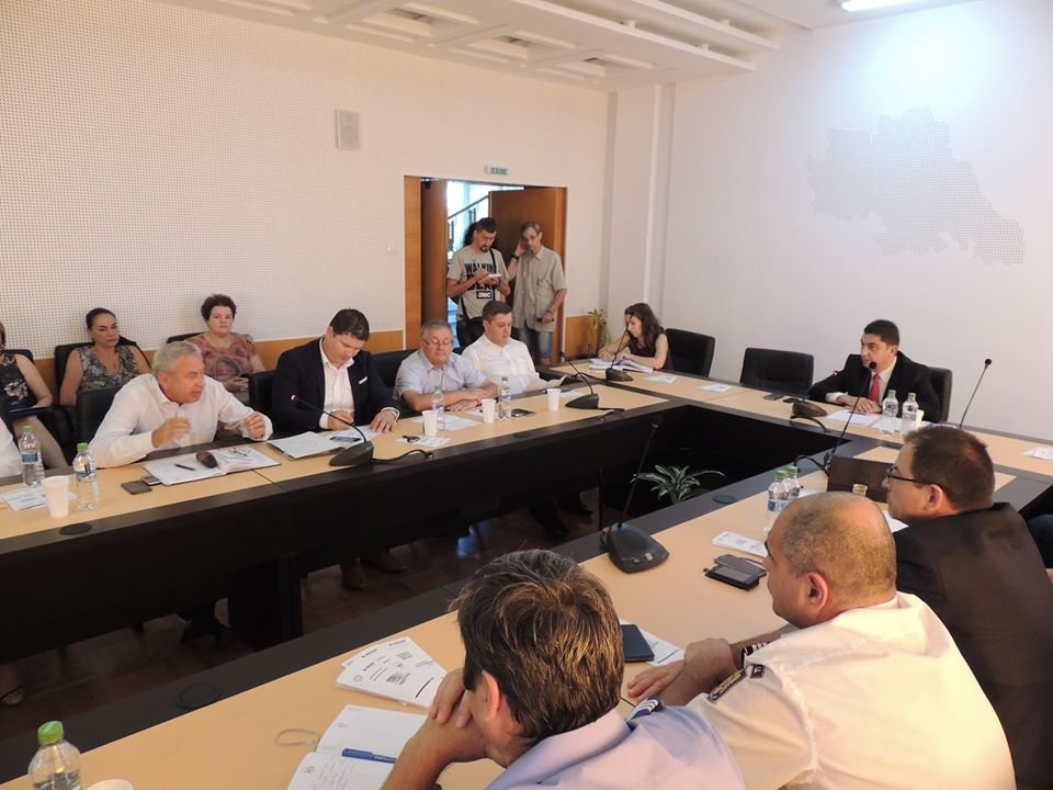  254290_165438_stiri_6