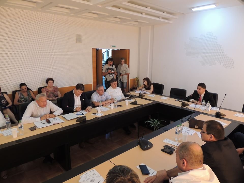  254291_165438_stiri_7