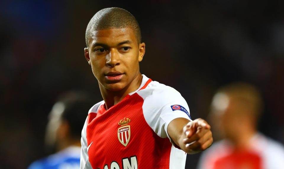  PSG l-a împrumutat pe Mbappe de la AS Monaco