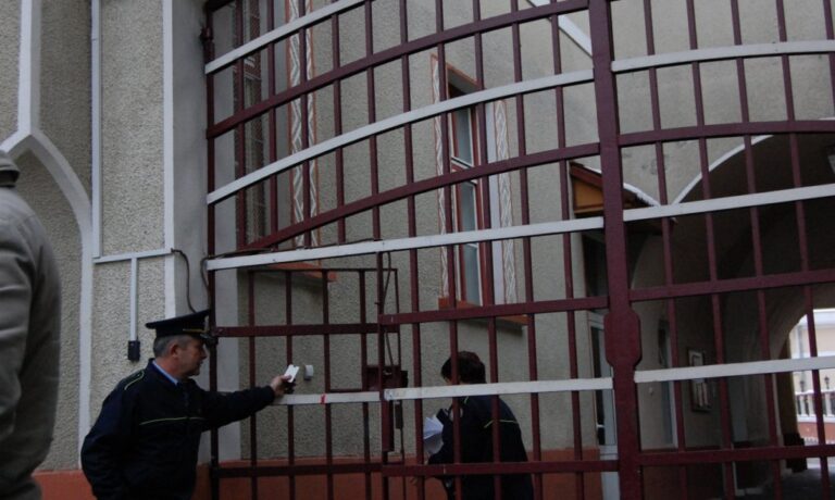 „Disfuncţionalităţi grave” semnalate în penitenciare: lipsa personalului medical, personal operativ insuficient, întârzieri ale liberării condiţionate