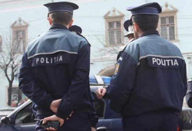 Două hoațe minore din Iași au primit drept pedeapsă din partea judecătorilor obligația de a merge la școală