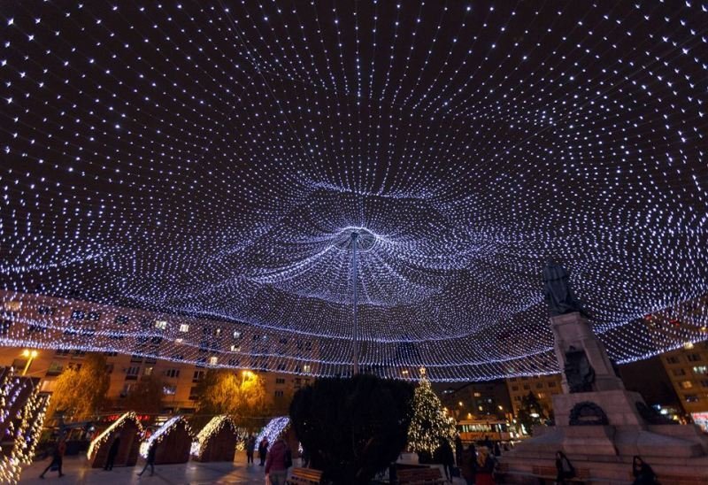  269859_176100_stiri_Lumini-Iasi2