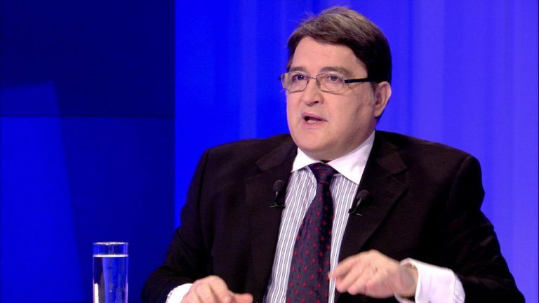 Surse: Bolojan a respins solicitarea lui Ciolacu de a-l schimba pe Hurezeanu. Premierul PSD cere un „trimis special în SUA”, deși România are ambasador