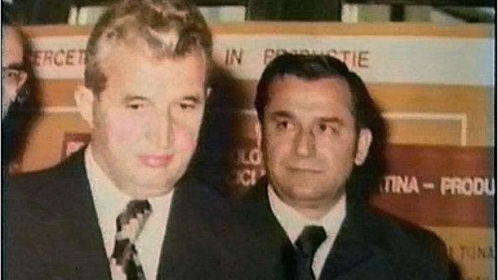 Iliescu, ode pentru Ceaușescu și Marx într-o carte din 1982. „Capitalismul nu e bun. Se va sfârși”