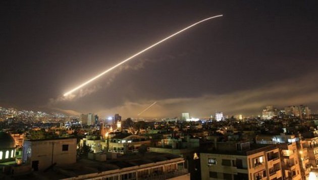 Israelul a bombardat mai multe obiective din Damasc, inclusiv ţinte de lângă palatul prezidenţial