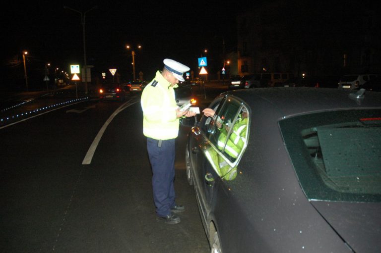 Șofer băut prins în timp ce circula cu aproape 100 km/h în municipiul Iași
