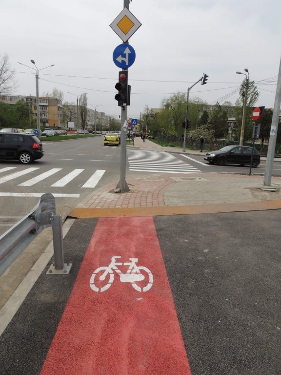  295127_193522_stiri_pista-biciclete-marcata-pod-Cantemir