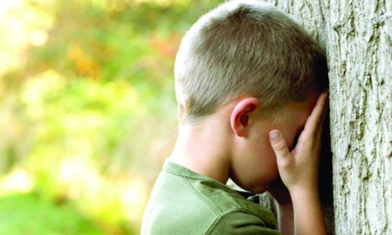 Marea Britanie va deveni prima ţară care va incrimina instrumentele AI utilizate pentru a genera imagini cu abuzuri sexuale asupra copiilor