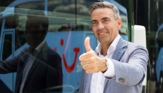 Vicepremierul Dragoş Anastasiu a recunoscut că a dat mită unei funcţionare ANAF. Reprezentanții guvernului spun ca nu are legătură cu calitatea de vicepremier 