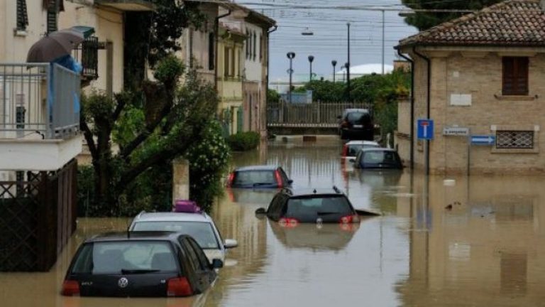 MAE avertizează românii care călătoresc în Italia: Pericol de inundații în Emilia-Romagna și Toscana