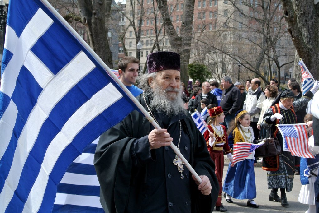 Lovitură pentru cei 10.000 de preoți din Grecia. Au fost scoși de pe statul de plată al guvernului