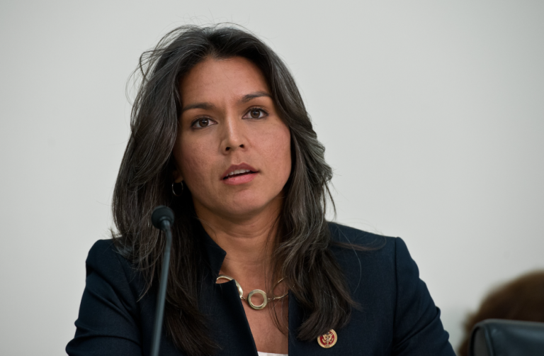 Lumea spionajului este contrariată de alegerea lui Trump pentru şefia serviciilor secrete. Tulsi Gabbard are opinii îngrijorătoare despre Rusia şi Siria