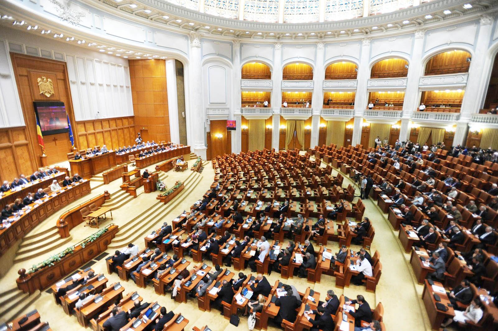  Parlamentul a aprobat înfiinţarea comisiei de anchetă pentru verificarea cheltuielilor efectuate de şi pentru Administraţia Prezidenţială în perioada 2014-2024 şi a comisiei de anchetă pentru investigarea mafiei imobiliare, pornind de la cazul Nordis