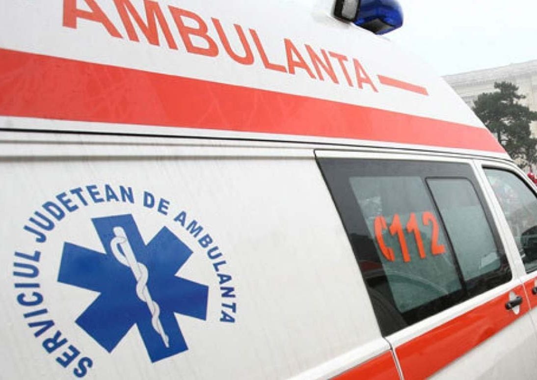  Echipaj al Ambulanţei bătut de familie: a ajuns la caz după 2 ore şi 40 minute de la apel