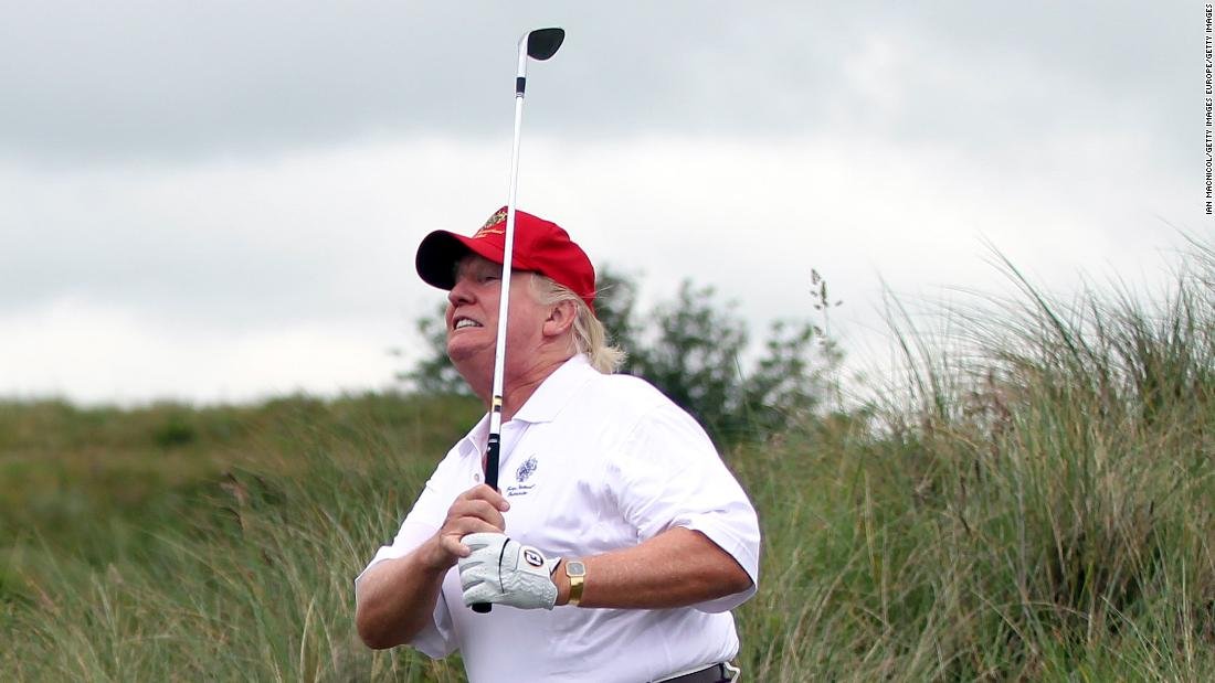 Un avion civil a zburat deasupra terenului de golf al lui Trump. A fost a cincea incursiune neautorizată în spaţiul aerian restricţionat în ultimele săptămâni