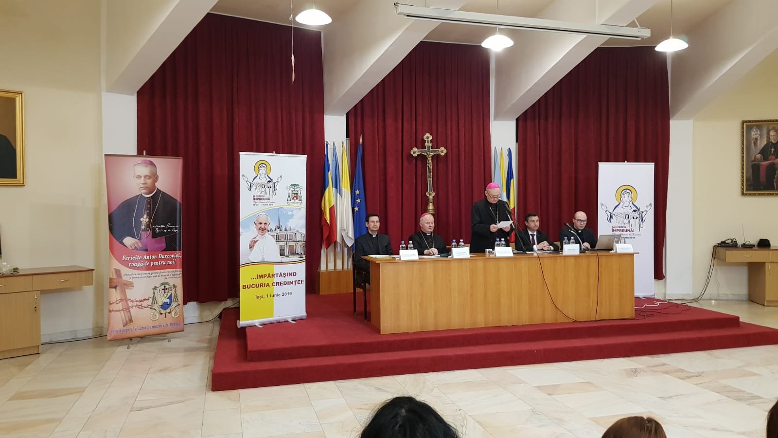  323420_214989_stiri_vizita-Papa-Iasi1
