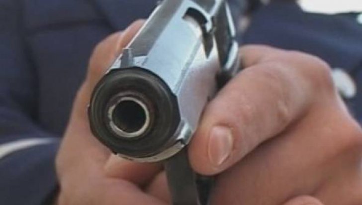 Polițist descoperit împușcat în cap în propria casă, într-o localitate din Bacău
