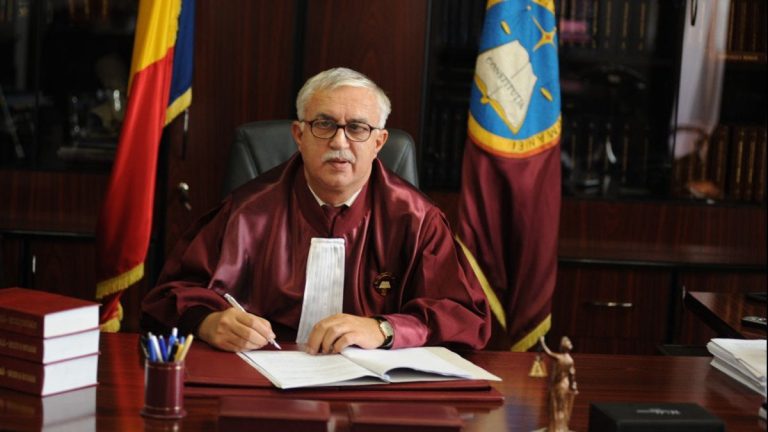 Augustin Zegrean, întrebat dacă este posibil scenariul anulării primului tur al alegerilor, după decizia CCR: „Mă tem că acolo or să meargă, dacă le tot încurcă aşa”