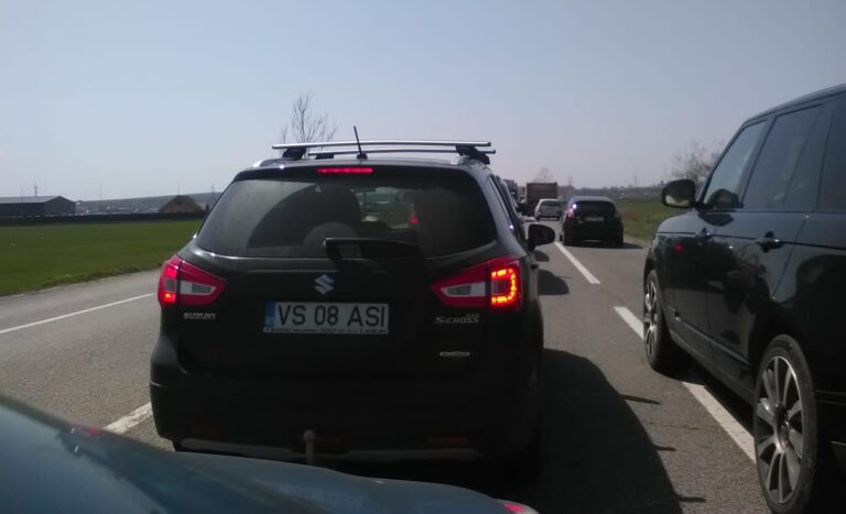 Cum a lungit incompetența politică ieșeană coada de mașini de la Podu Iloaiei? Câteva comparații relevante