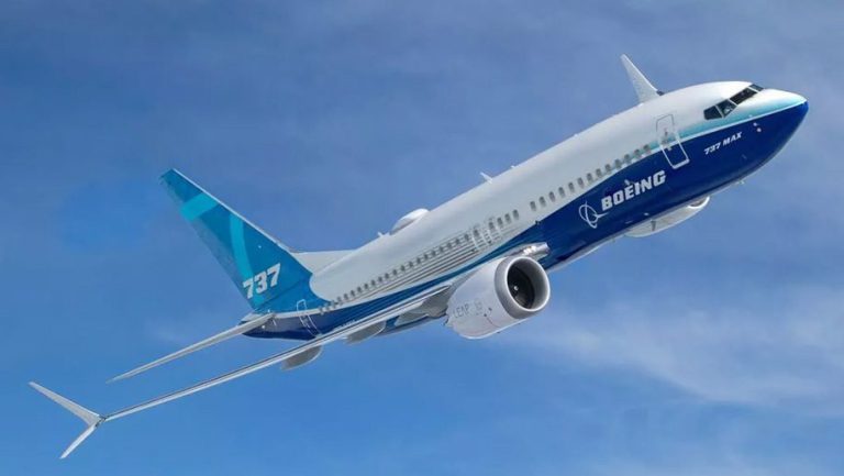 Un avion Boeing 737 al companiei ruse Utair a efectuat o aterizare de urgenţă la Moscova