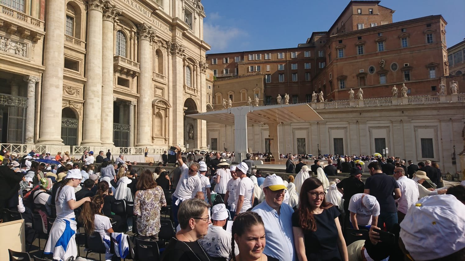  331676_221143_stiri_vizita-Vatican3