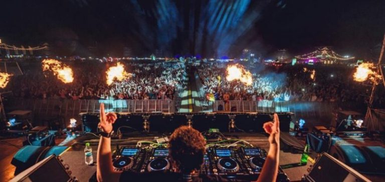 Se intră mult mai ușor la Festivalul Afterhills. Prețul abonamentelor, redus masiv