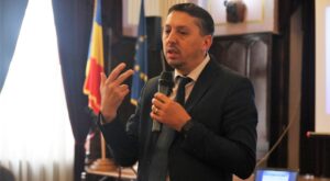 Ministrul Educaţiei: În anul şcolar următor Săptămâna Altfel să aibă obligatoriu două teme, o temă să fie legată de consumul de droguri şi alte substanţe interzise, iar cealaltă să fie legată de partea de violenţă