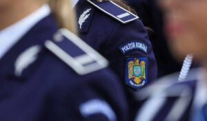 Polițiștii ieșeni, acțiuni de prevenire a fraudelor online în două centre comerciale din municipiu