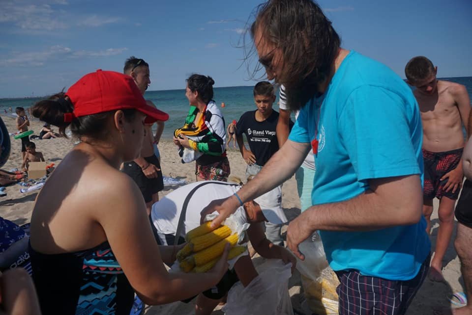  336064_224690_stiri_opii-la-mare9