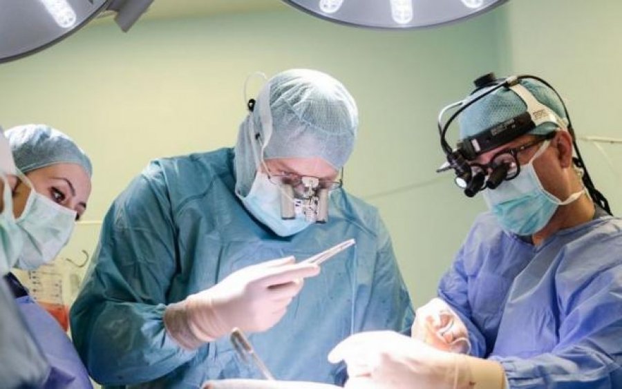  Un cunoscut chirurg ieşean se predă: Cine refuză aderarea la o gaşcă, rămâne pe dinafară!