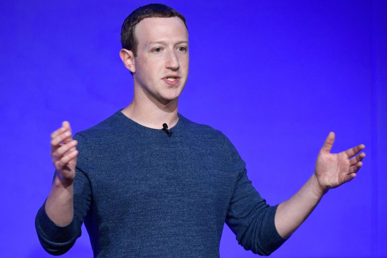 Mark Zuckerberg a devenit a doua cea mai bogată persoană din lume, înaintea lui Jeff Bezos