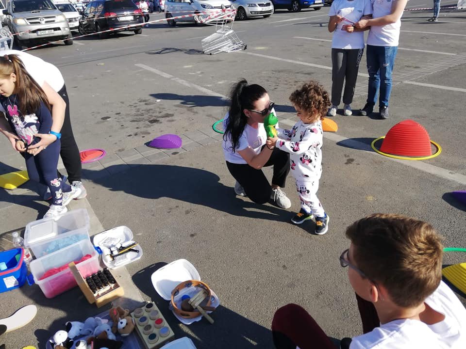  347127_233477_stiri_Actiune-Liceul-nevazatori-Kaufland3