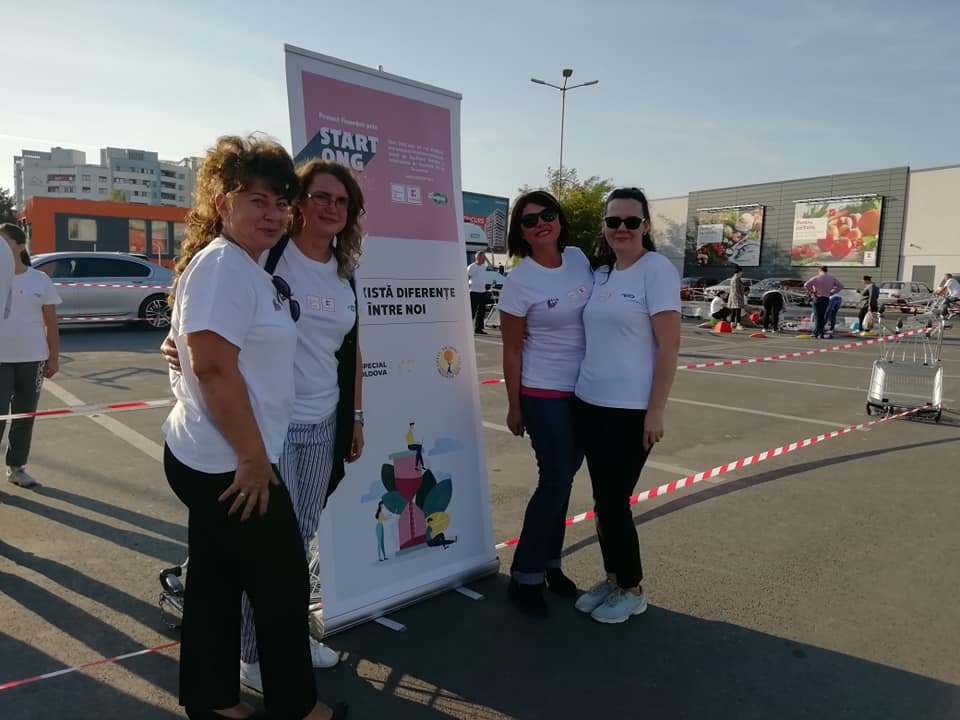  347129_233477_stiri_Actiune-Liceul-nevazatori-Kaufland2