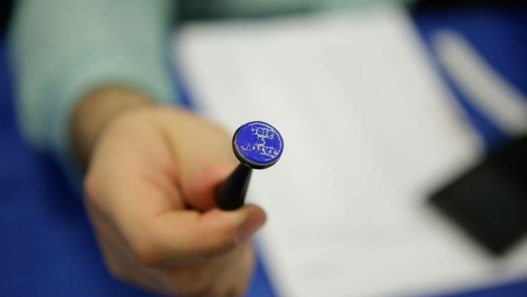 Cum ar fi votat românii dacă turul al doilea al alegerilor prezidenţiale nu ar fi fost anulat? Sondaj IRES