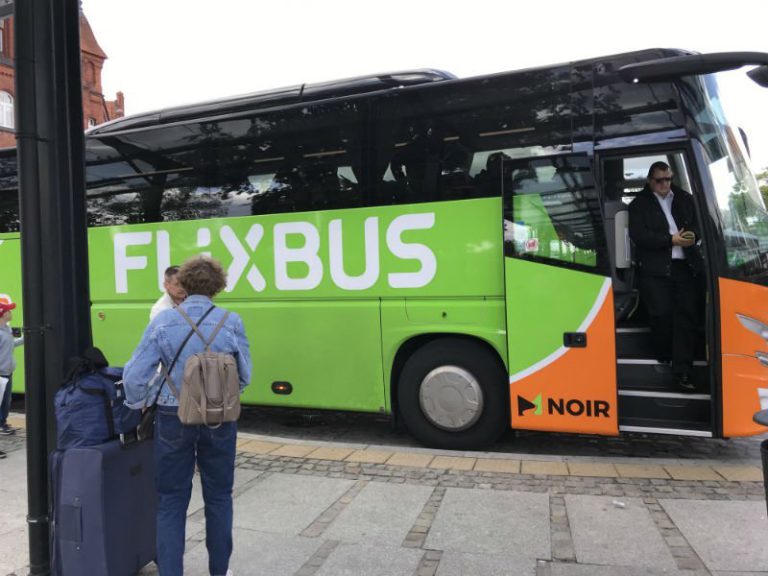 FlixBus lansează primele rute interne în România. Va opera și pe ruta București - Iași