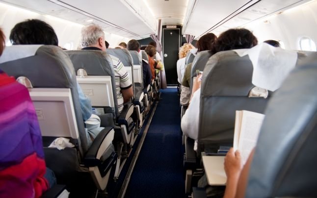 O tânără a fost agresată sexual într-un avion care urma să aterizeze la Bucureşti. Cum s-a petrecut incidentul