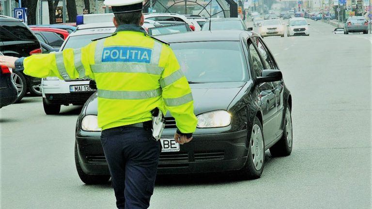 Poveste de „Cascadorii râsului”, la Iași. Trei condamnați: au mințit ca să-l scoată basma curată pe secretarul comunei, care nu a oprit la semnalul polițiștilor