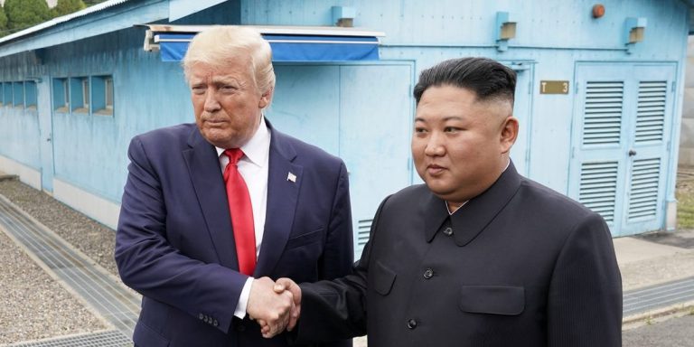 Donald Trump dorește să restabilească legăturile cu liderul nord-coreean Kim Jong Un: „Un tip inteligent”