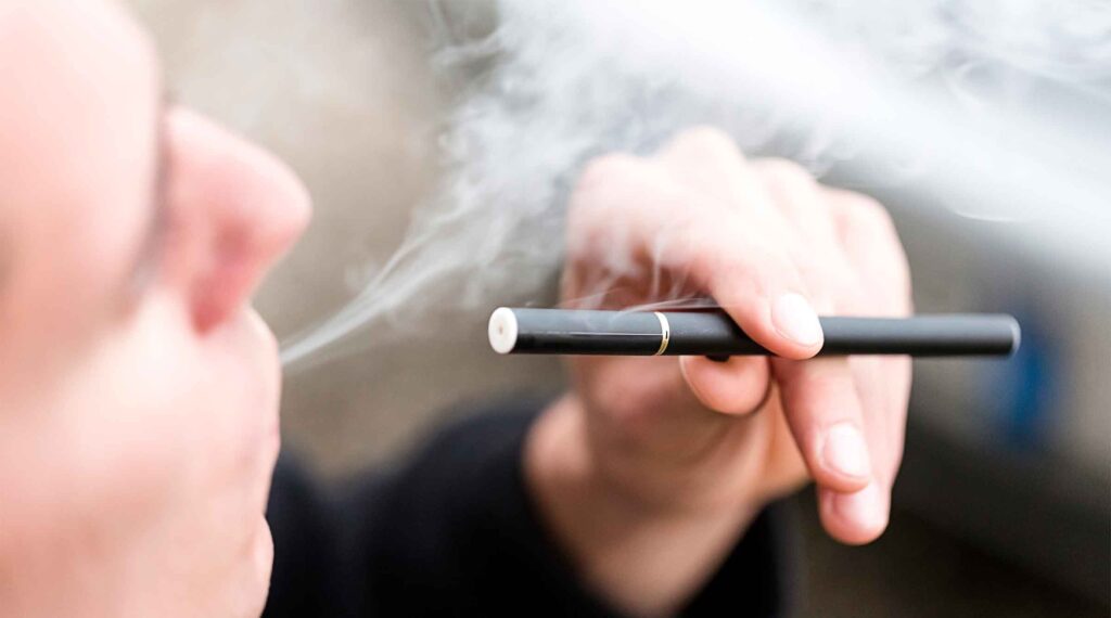  Peste 100 de milioane de persoane folosesc în lume ţigareta electronică – inclusiv cel puţin 15 milioane de copii cu vârsta cuprinsă între 13 şi 15 ani